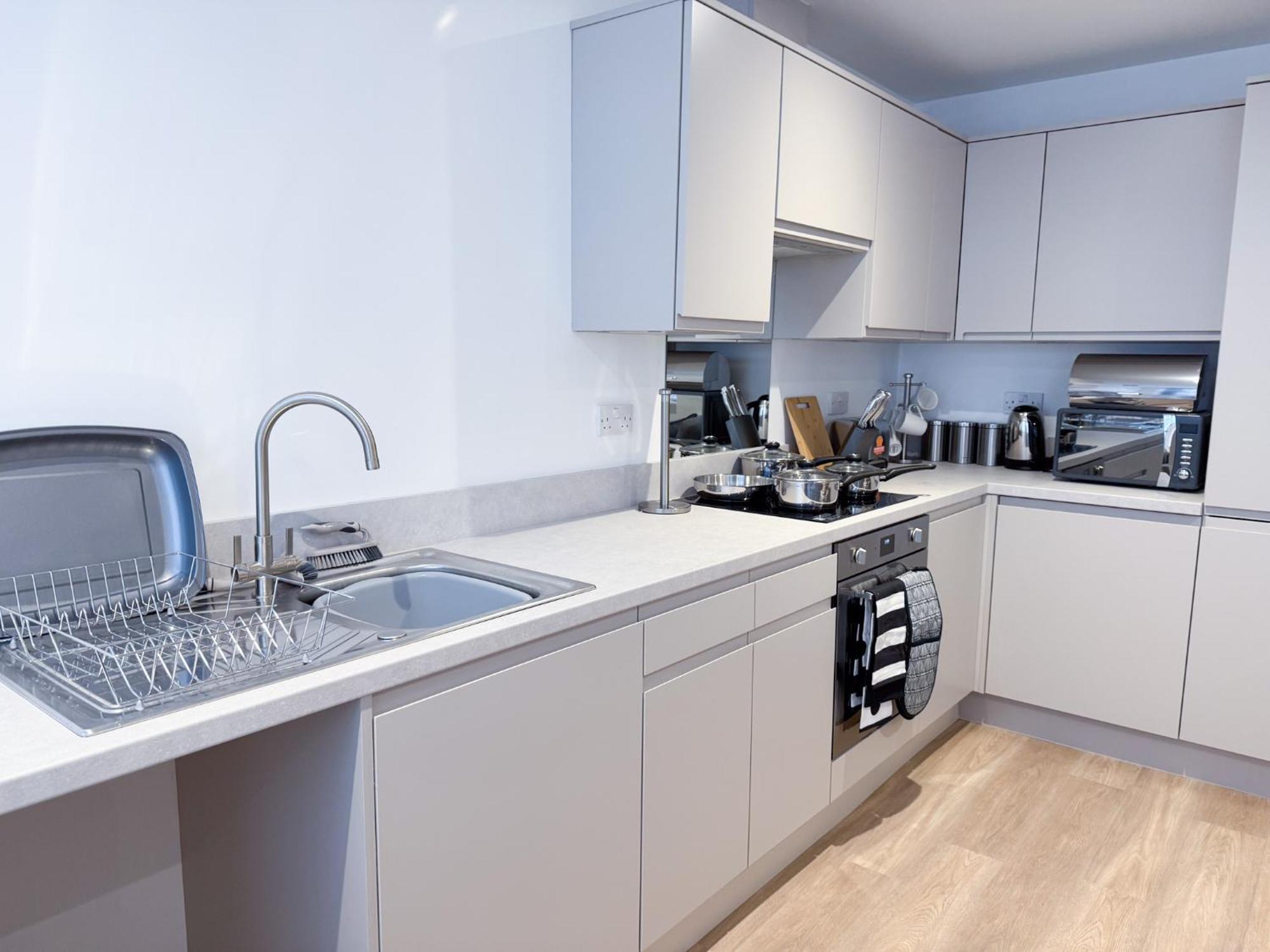 Spacious Modern 1 Bed Apartments In St Neots - Perfect For Contractors & Professionals - Free Parking - Wifi - Fully Equipped Kitchen - Smart Tv Ideal For Work Stays And Long Projects Екстериор снимка