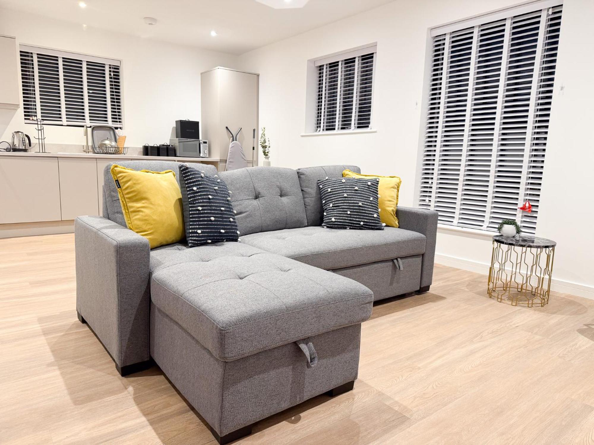 Spacious Modern 1 Bed Apartments In St Neots - Perfect For Contractors & Professionals - Free Parking - Wifi - Fully Equipped Kitchen - Smart Tv Ideal For Work Stays And Long Projects Екстериор снимка