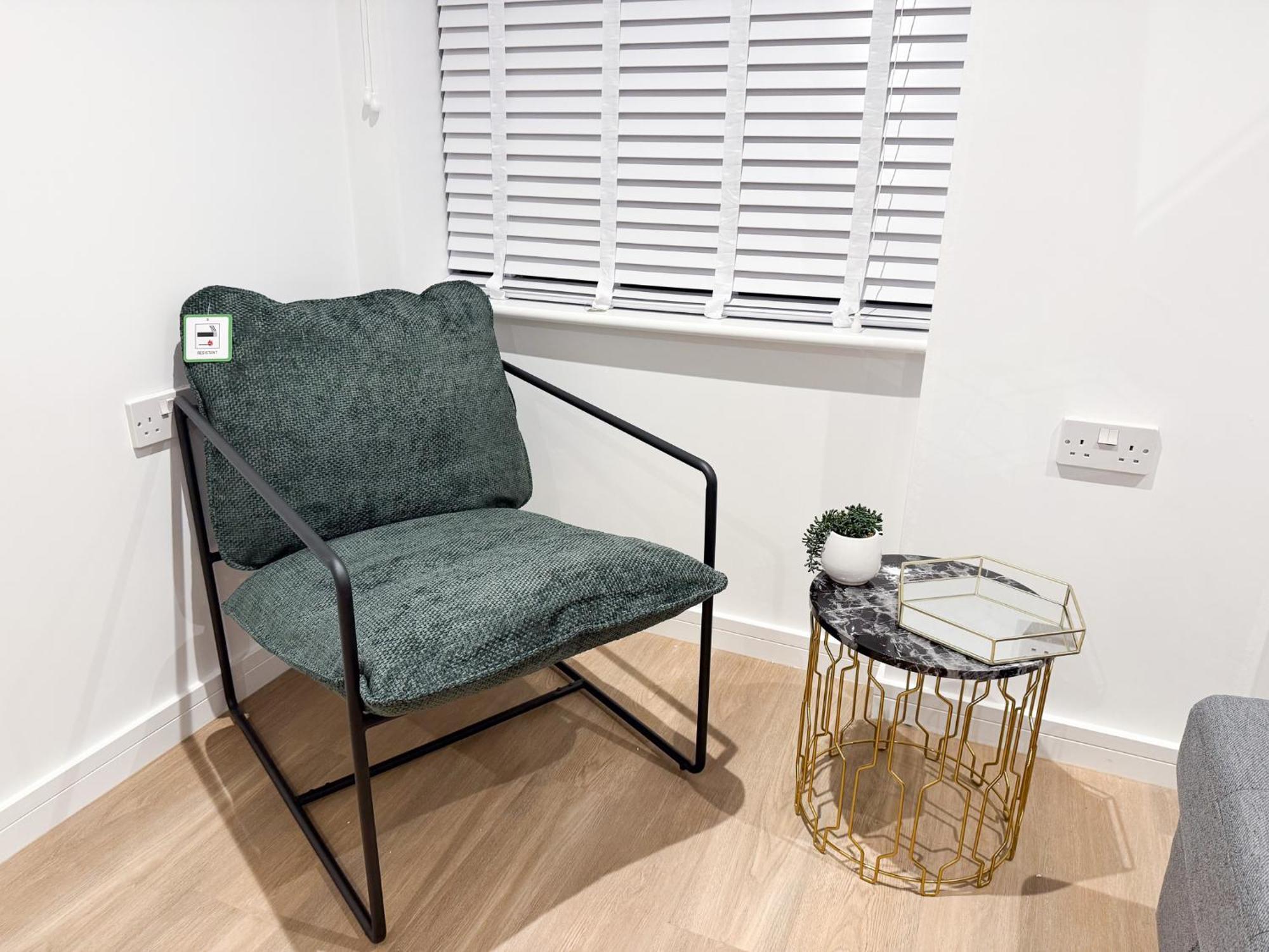 Spacious Modern 1 Bed Apartments In St Neots - Perfect For Contractors & Professionals - Free Parking - Wifi - Fully Equipped Kitchen - Smart Tv Ideal For Work Stays And Long Projects Екстериор снимка